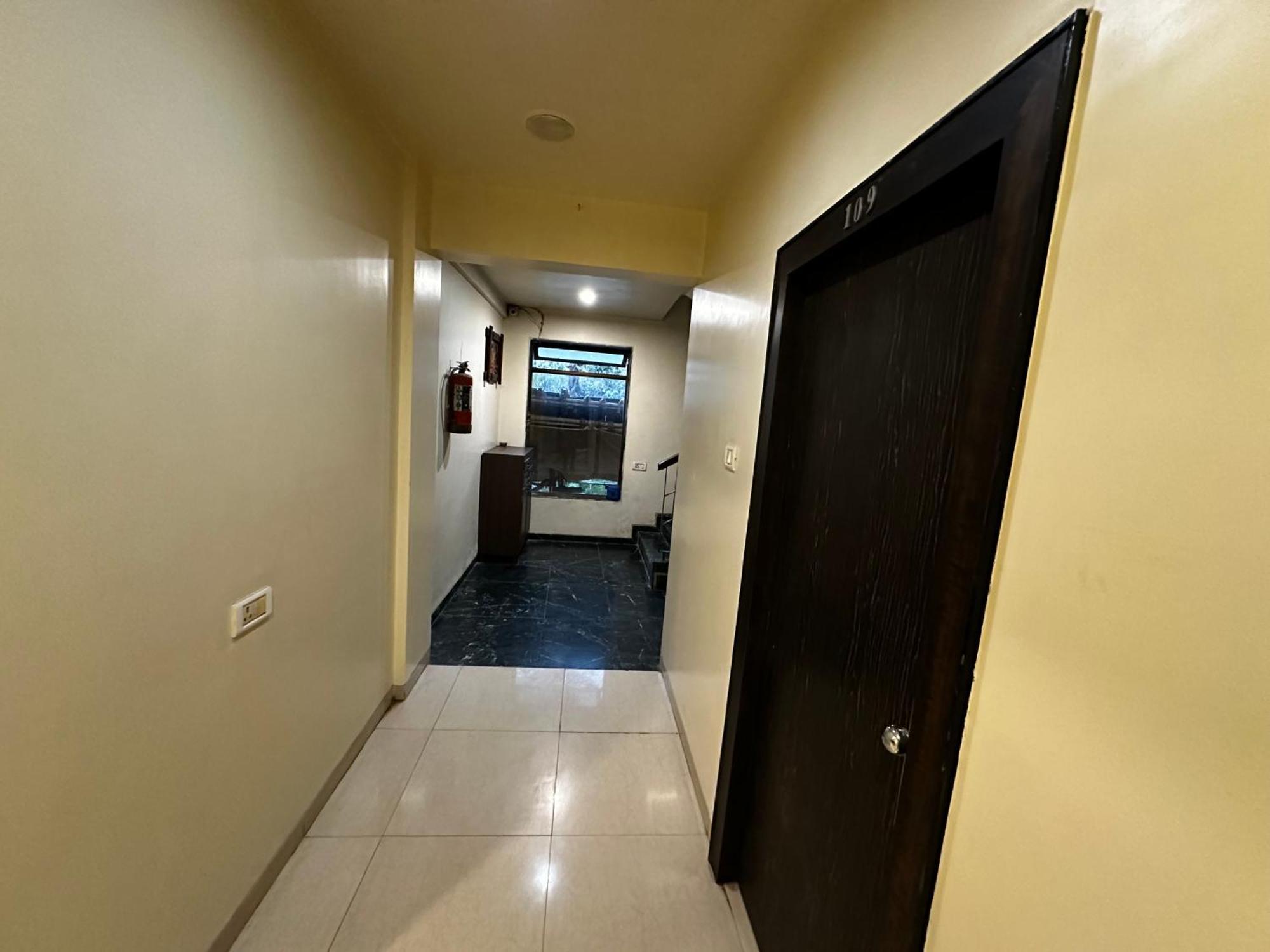 The Saffron Suites Sasupāda Exterior foto